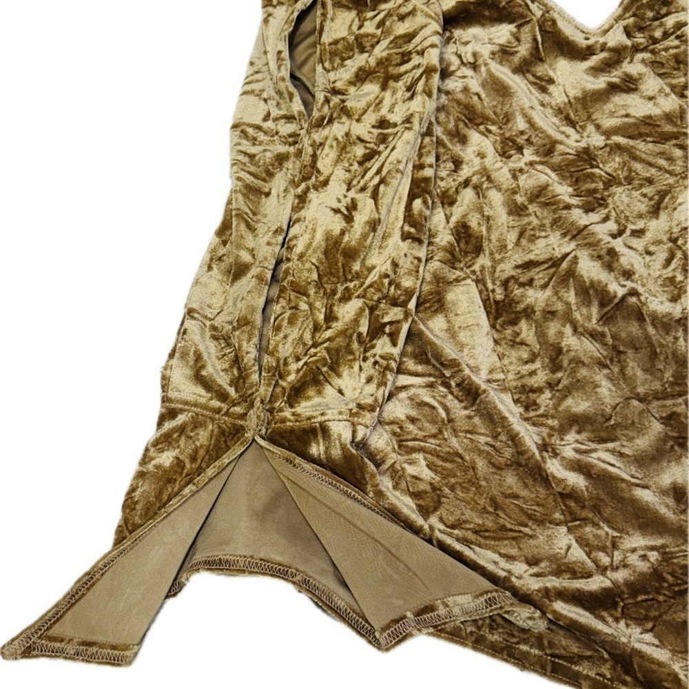 Vintage 90s Crushed Velvet Camel Top by Scorpio
Size: - Picture 2 of 3